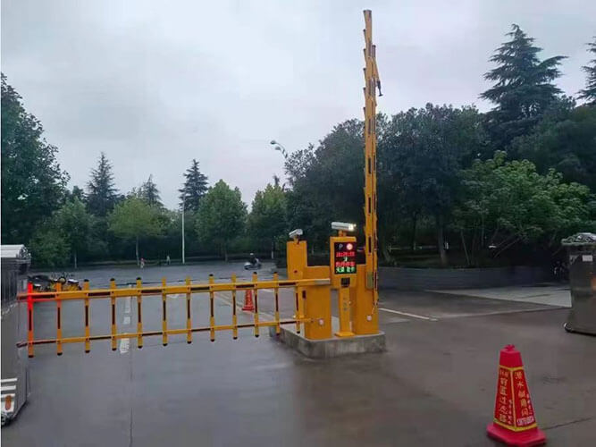 无人值守道闸-车牌识别系统-停车场栅栏道闸一体机